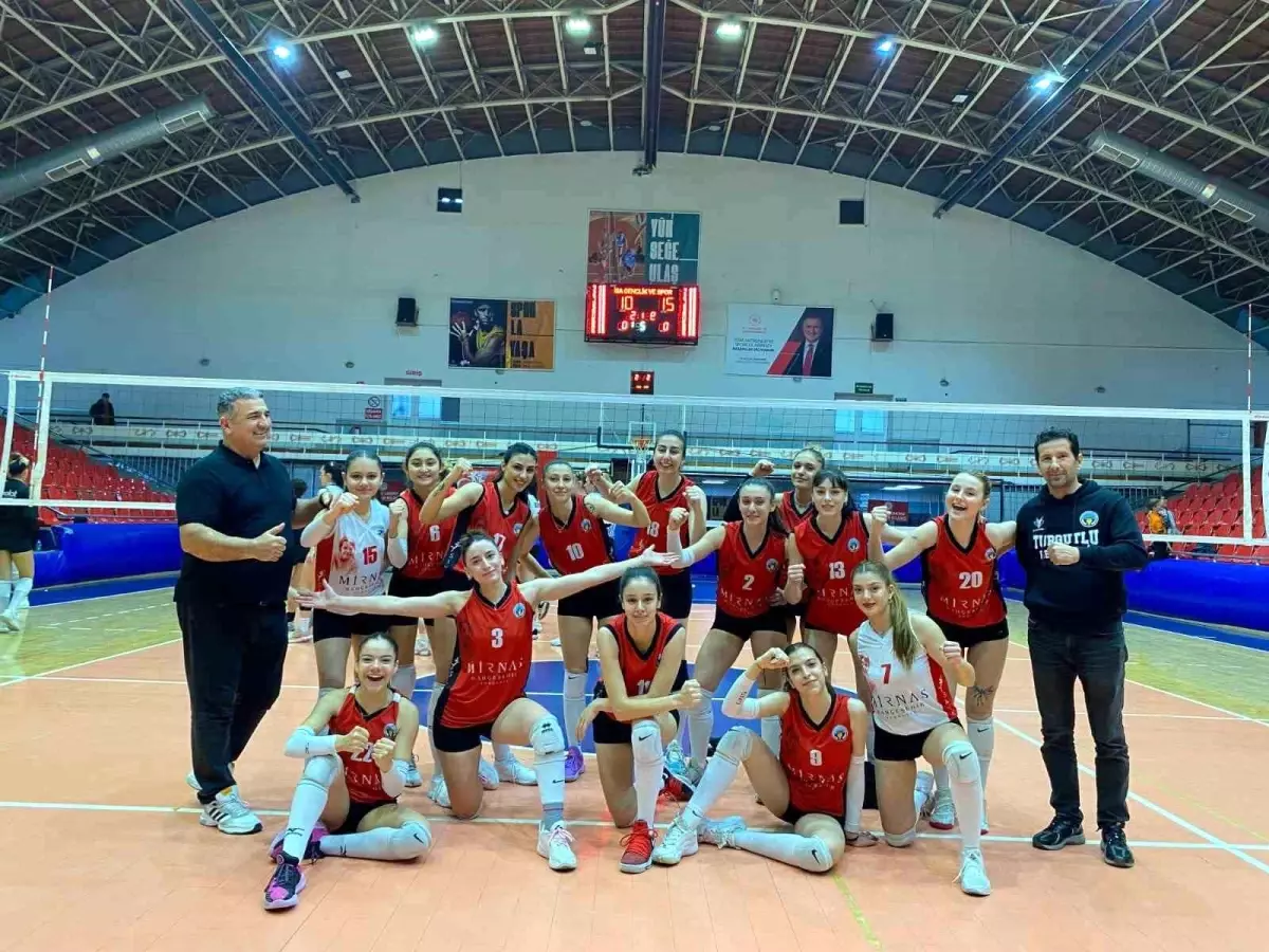 Turgutlu Belediyespor Kadın Voleybol Takımından Deplasmanda Önemli Galibiyet